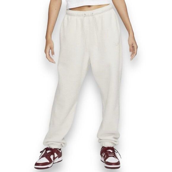 Nike Oversized Hi Rise Joggers - Picture 1 of 10